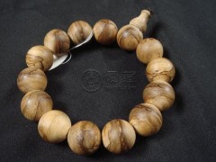 土沉香圖片介紹 土沉香手串作用及功效