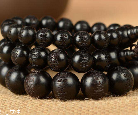 烏木手串有什么好處_烏木手串盤玩效果_真烏木手串多少錢一串