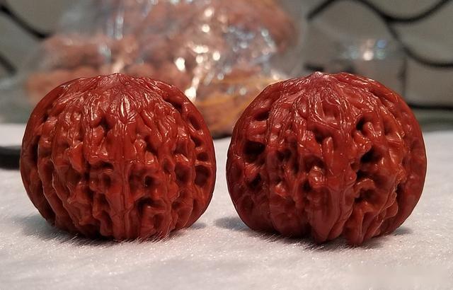 如何盤核桃又紅又亮_核桃盤紅了又變黑紅怎么辦_核桃盤紅是什么原理