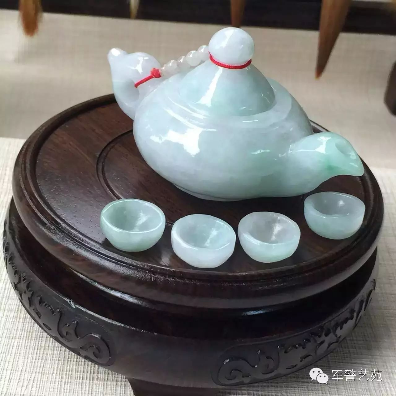 蜜蠟是帶白花好還是純黃好_蜜蠟黃白花是啥料_白花蜜蠟和黃蜜蠟哪個好