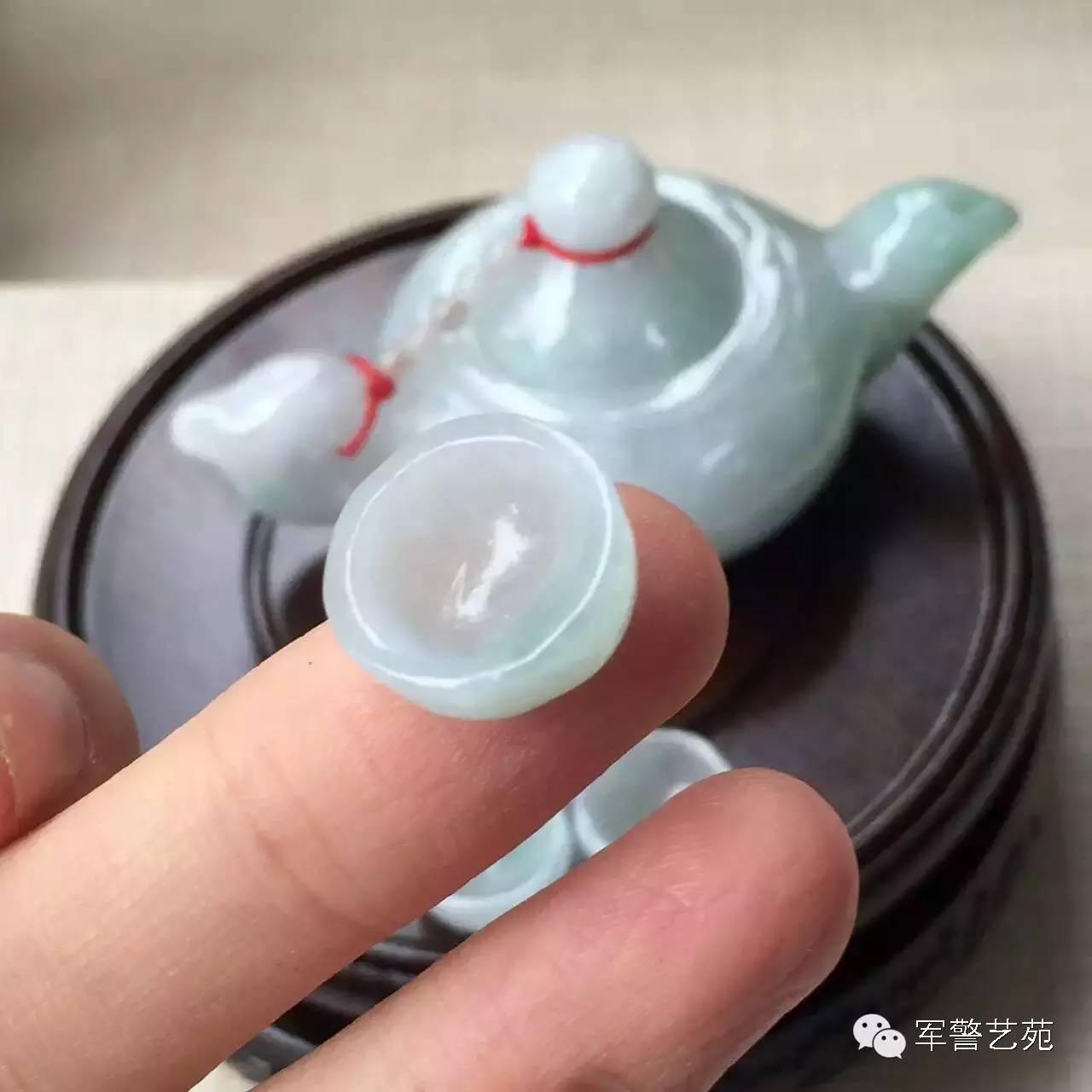 蜜蠟黃白花是啥料_白花蜜蠟和黃蜜蠟哪個好_蜜蠟是帶白花好還是純黃好