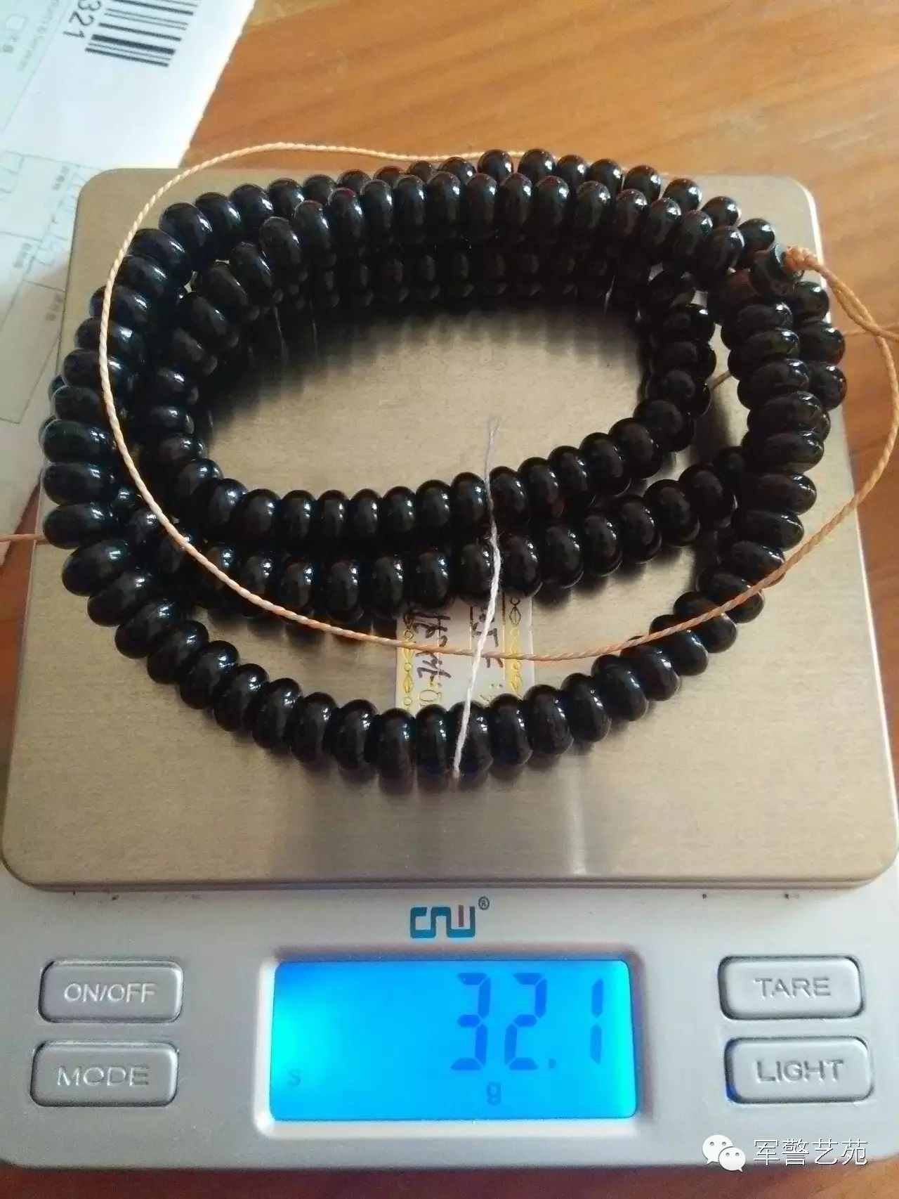 白花蜜蠟和黃蜜蠟哪個好_蜜蠟是帶白花好還是純黃好_蜜蠟黃白花是啥料