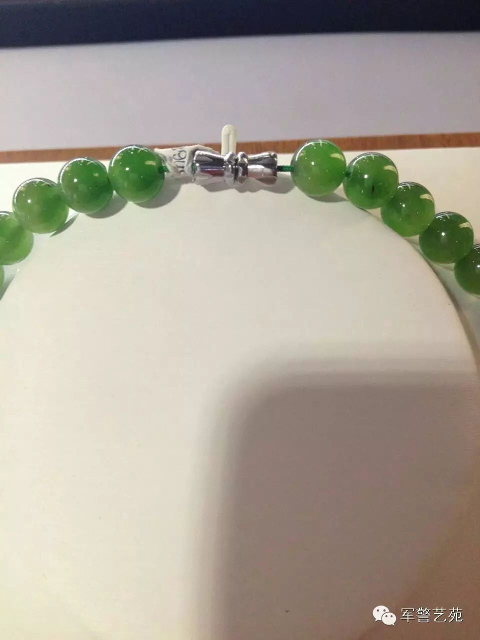 蜜蠟黃白花是啥料_白花蜜蠟和黃蜜蠟哪個好_蜜蠟是帶白花好還是純黃好