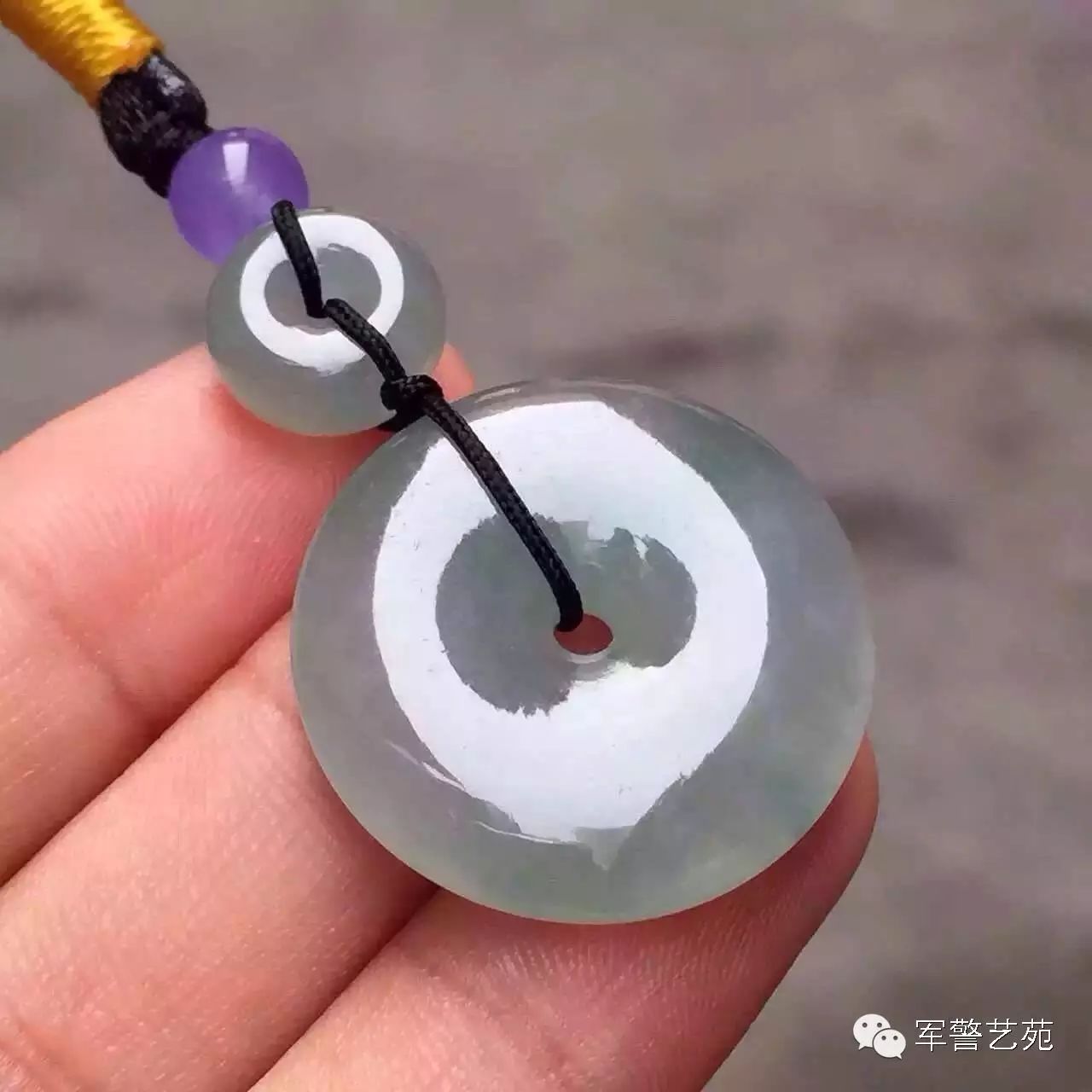 蜜蠟是帶白花好還是純黃好_蜜蠟黃白花是啥料_白花蜜蠟和黃蜜蠟哪個好