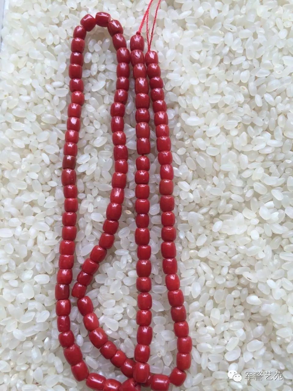 蜜蠟黃白花是啥料_蜜蠟是帶白花好還是純黃好_白花蜜蠟和黃蜜蠟哪個好