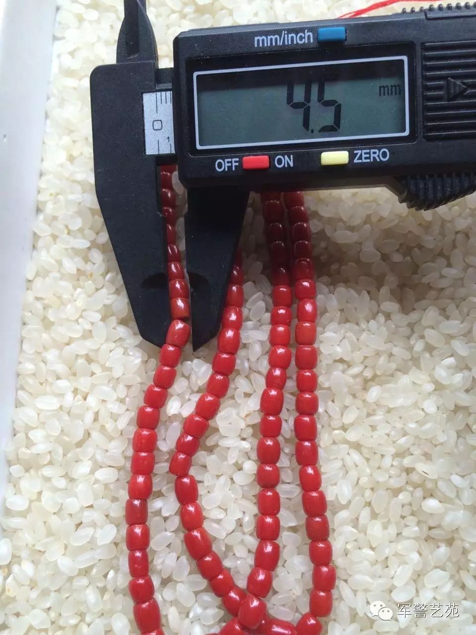 蜜蠟黃白花是啥料_蜜蠟是帶白花好還是純黃好_白花蜜蠟和黃蜜蠟哪個好