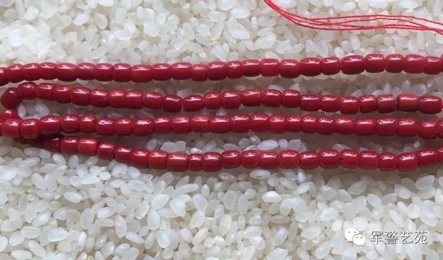 蜜蠟是帶白花好還是純黃好_蜜蠟黃白花是啥料_白花蜜蠟和黃蜜蠟哪個好