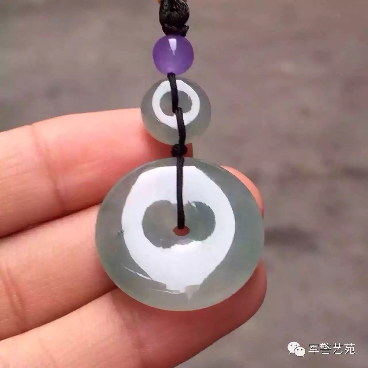 蜜蠟黃白花是啥料_白花蜜蠟和黃蜜蠟哪個好_蜜蠟是帶白花好還是純黃好