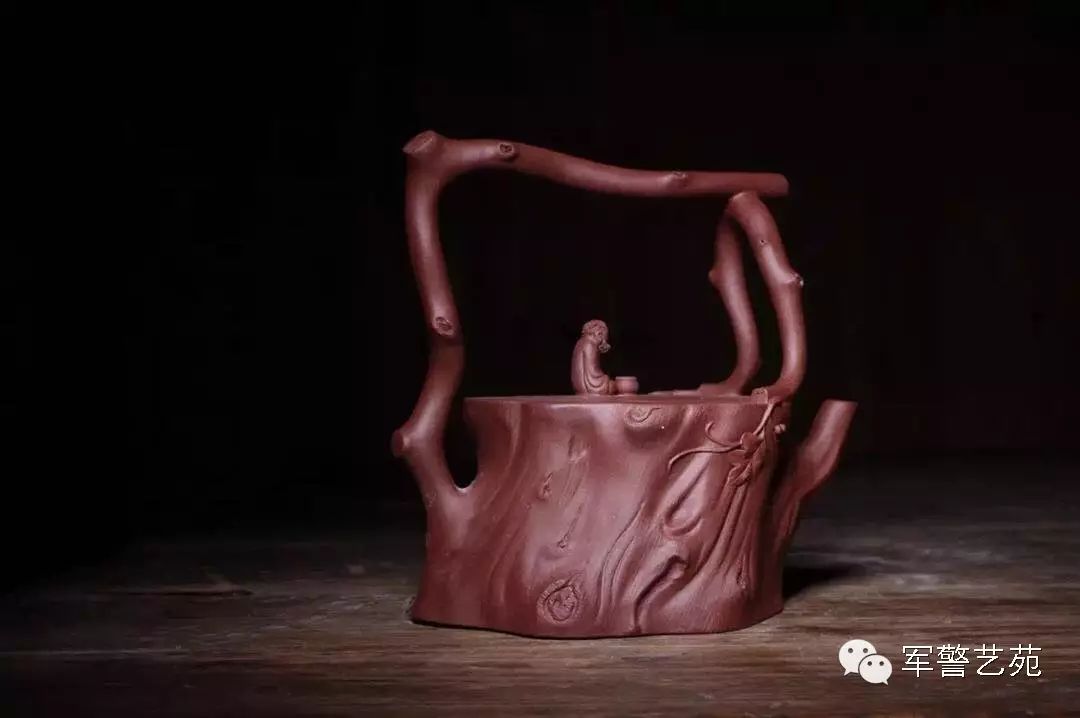 白花蜜蠟和黃蜜蠟哪個好_蜜蠟黃白花是啥料_蜜蠟是帶白花好還是純黃好