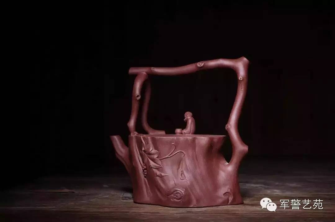 蜜蠟是帶白花好還是純黃好_白花蜜蠟和黃蜜蠟哪個好_蜜蠟黃白花是啥料