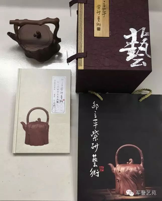 蜜蠟是帶白花好還是純黃好_白花蜜蠟和黃蜜蠟哪個好_蜜蠟黃白花是啥料