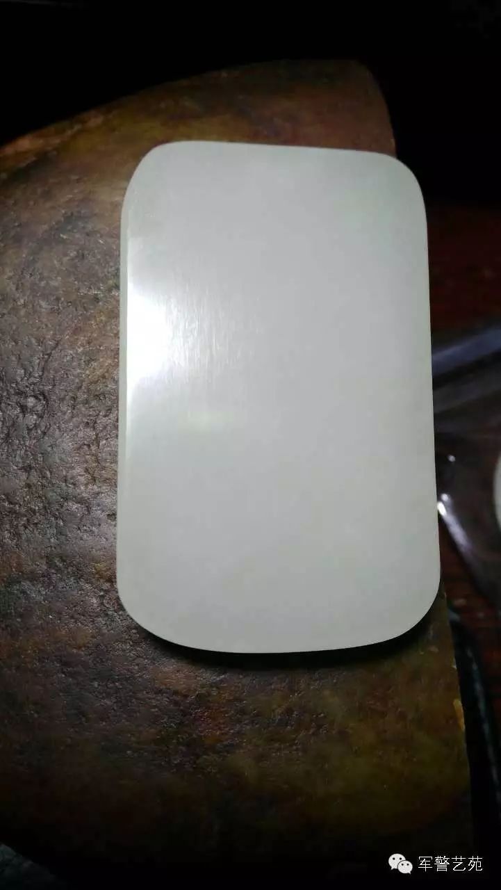 蜜蠟是帶白花好還是純黃好_蜜蠟黃白花是啥料_白花蜜蠟和黃蜜蠟哪個好