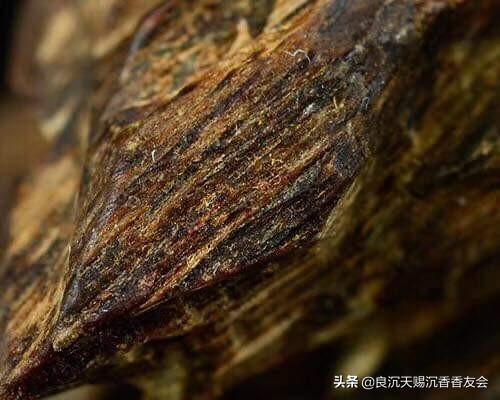 海南沉香奇楠沉香哪個好_海南沉香奇楠手串_海南奇楠沉香