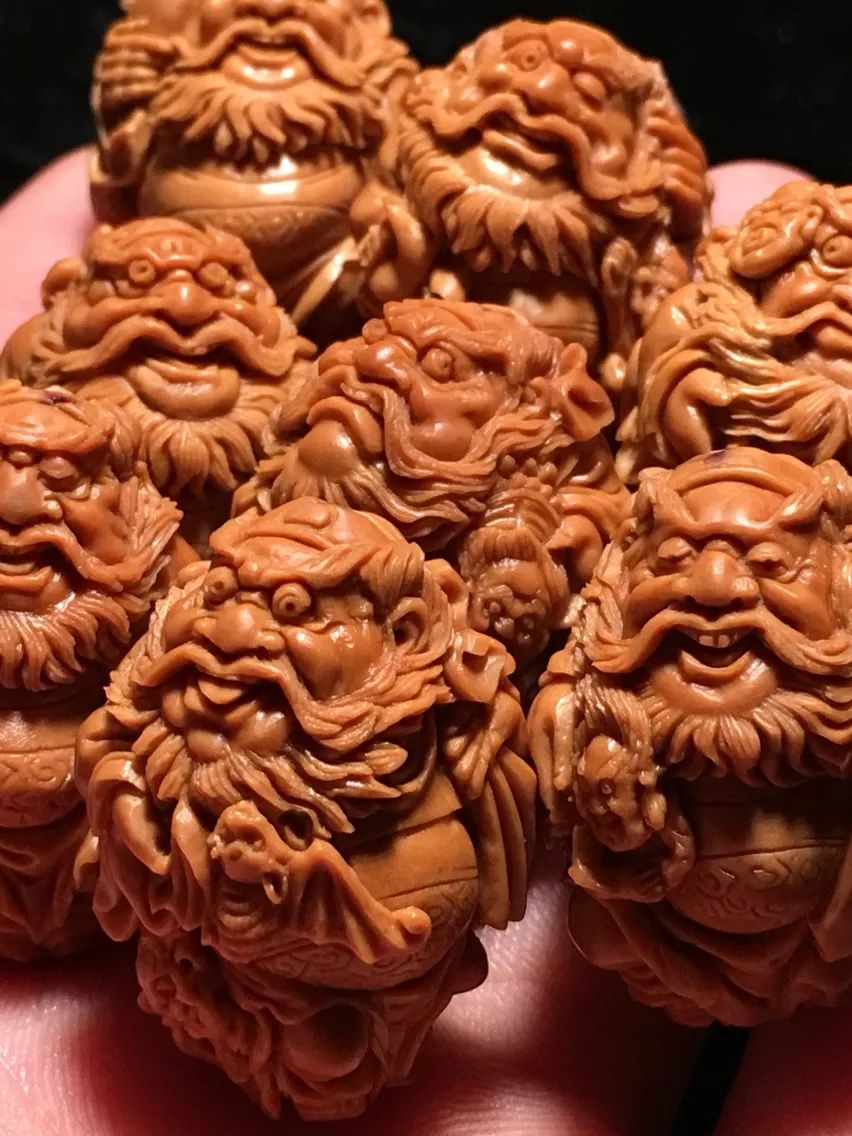 橄欖核雕十大名家_名家橄欖核雕作品欣賞_名家橄欖核雕刻圖片