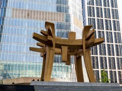 上海不銹鋼雕塑廠家——大型商業街標志性落地雕塑擺件