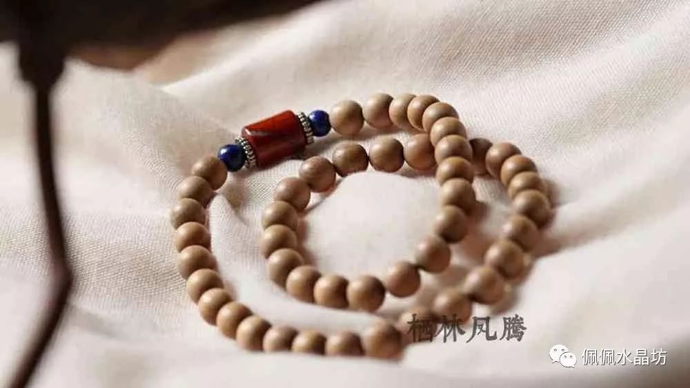 南紅手鏈適合什么人戴_戴南紅手串有什么講究_佩戴南紅手鏈有什么好處