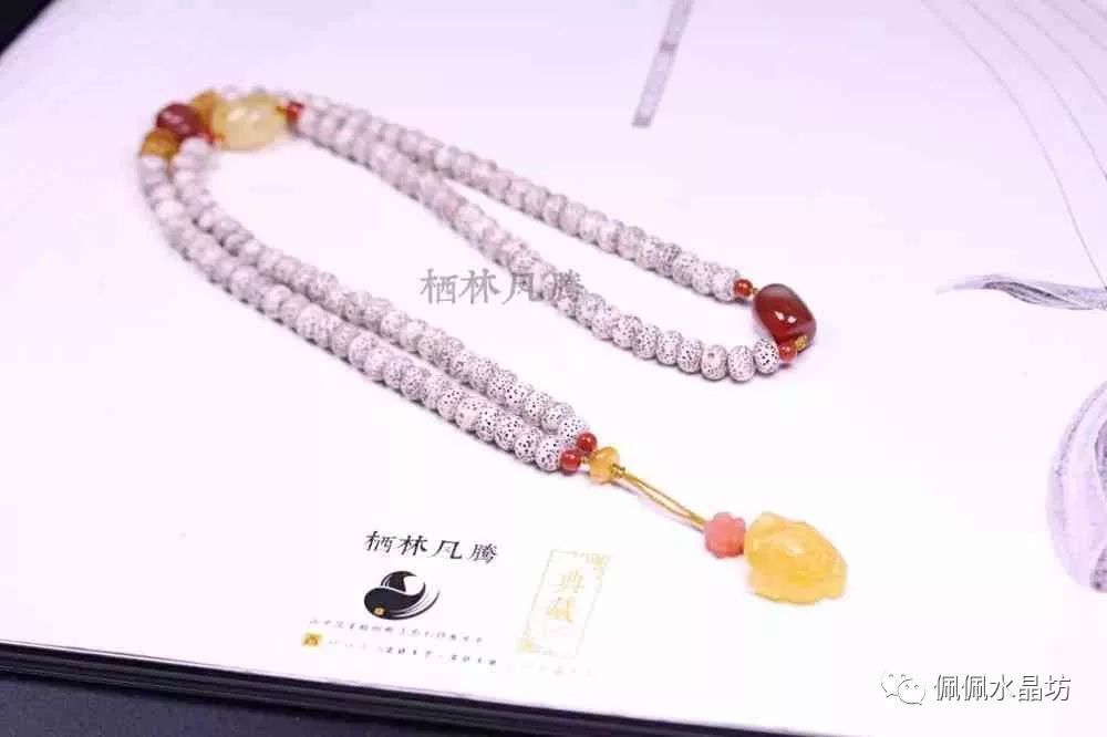 南紅手鏈適合什么人戴_佩戴南紅手鏈有什么好處_戴南紅手串有什么講究