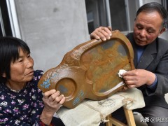 65歲大爺有奇才，爛石頭變成藝術茶具，有人花6000元買1件