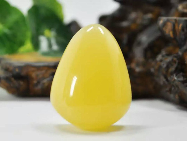 蜜蠟和石頭有什么區別_石蜜蠟手鏈值錢嗎_蜜蠟是石頭嗎