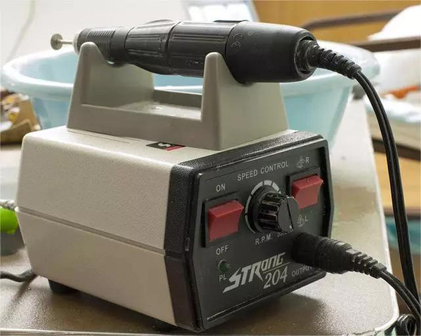 蜜蠟是石頭嗎_蜜蠟和石頭有什么區別_石蜜蠟手鏈值錢嗎