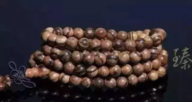 沉香木手串怎么盤出包漿_沉香木手串怎么盤_沉香木手串盤玩