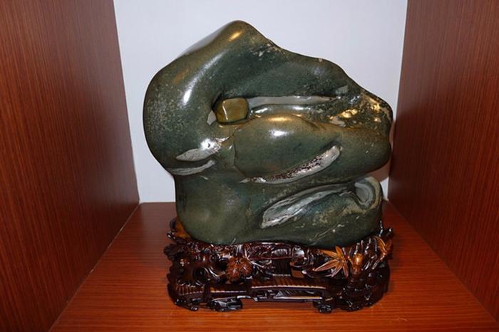 奇石收藏者的一件特殊藏品_象形奇石收藏價(jià)值_奇石收藏前景分析