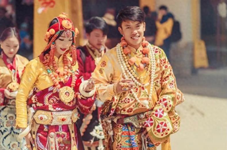 蜜蠟項鏈好處_蜜蠟項鏈一般多少錢_蜜蠟項鏈多少顆珠子最好