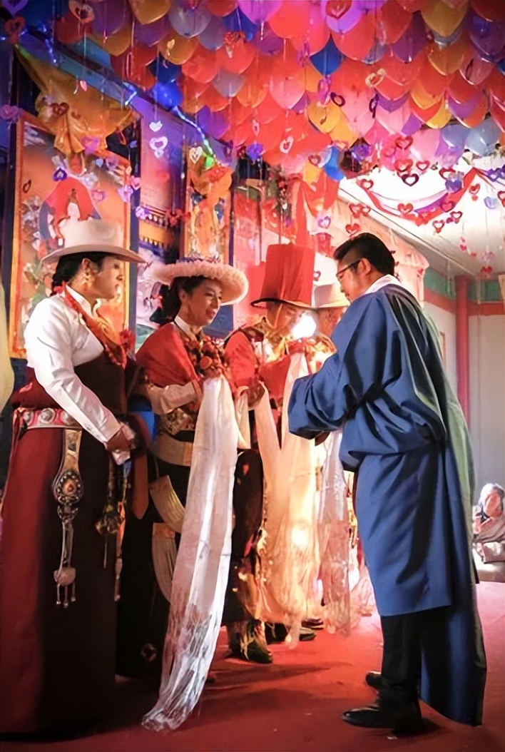 蜜蠟項鏈多少顆珠子最好_蜜蠟項鏈好處_蜜蠟項鏈一般多少錢