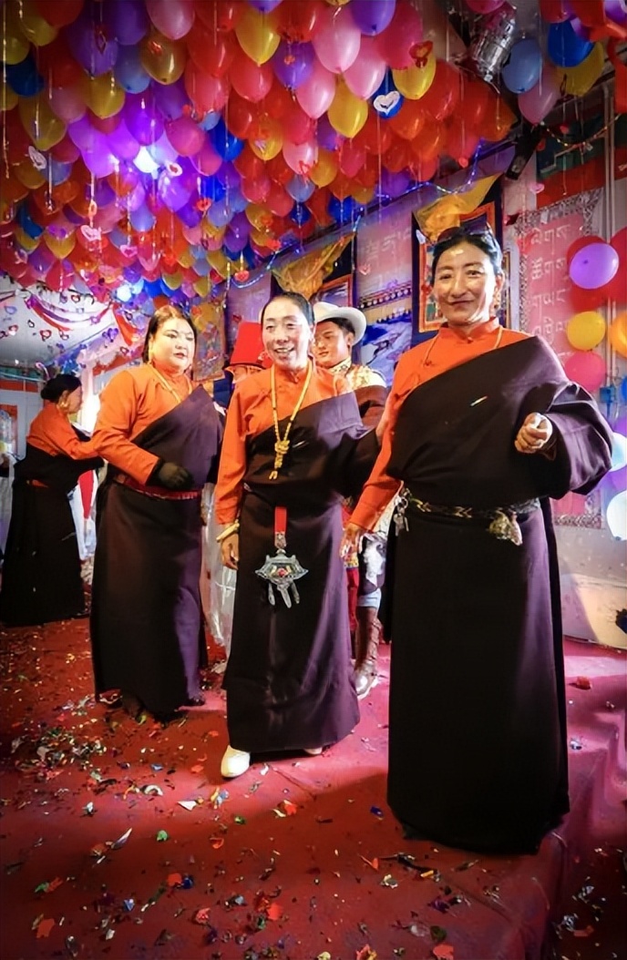 蜜蠟項鏈一般多少錢_蜜蠟項鏈好處_蜜蠟項鏈多少顆珠子最好