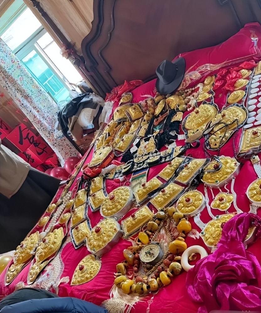 蜜蠟項鏈好處_蜜蠟項鏈多少顆珠子最好_蜜蠟項鏈一般多少錢