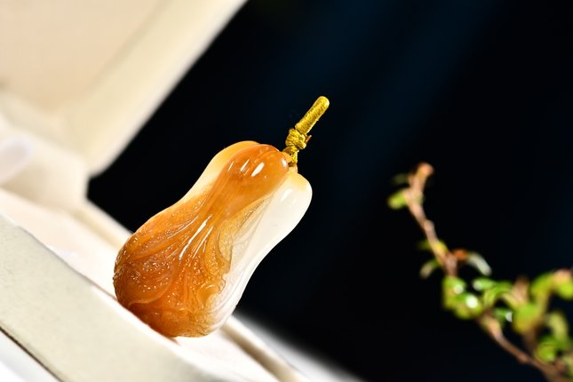 和田玉滿雕_玉雕大師滿富_和田玉滿沁