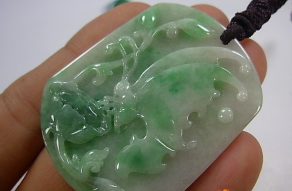 翡翠浮雕圖片_翡翠浮雕意思_翡翠浮雕意思是什么