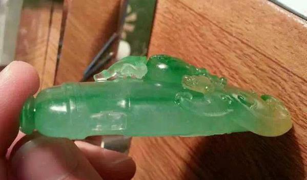 翡翠浮雕意思_翡翠浮雕圖片_翡翠浮雕意思是什么