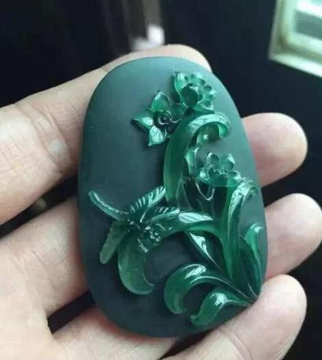 翡翠浮雕圖片_翡翠浮雕意思是什么_翡翠浮雕意思