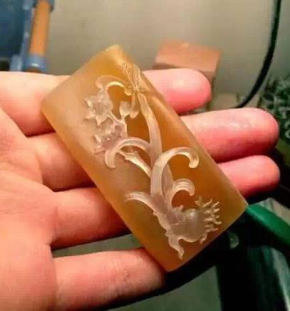 翡翠浮雕意思_翡翠浮雕圖片_翡翠浮雕意思是什么